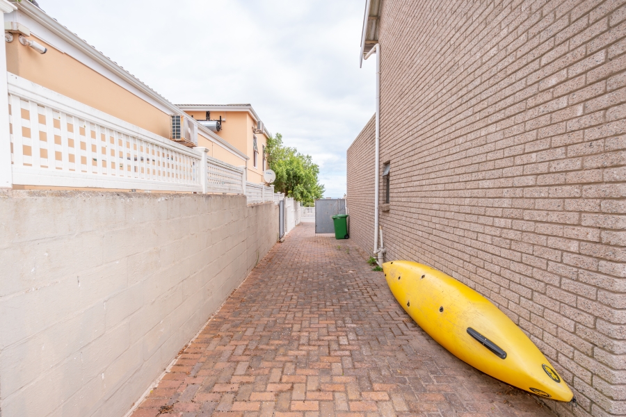 4 Bedroom Property for Sale in Myburgh Park Western Cape